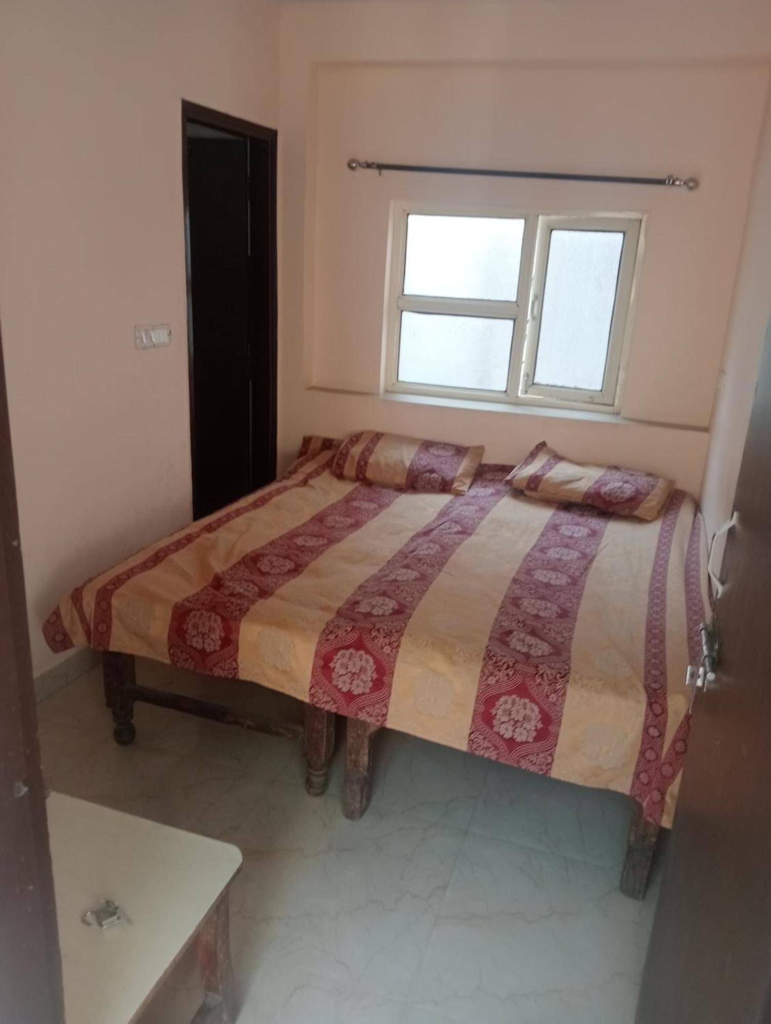Ever Green Guest House Travel & Pg New Delhi Bagian luar foto