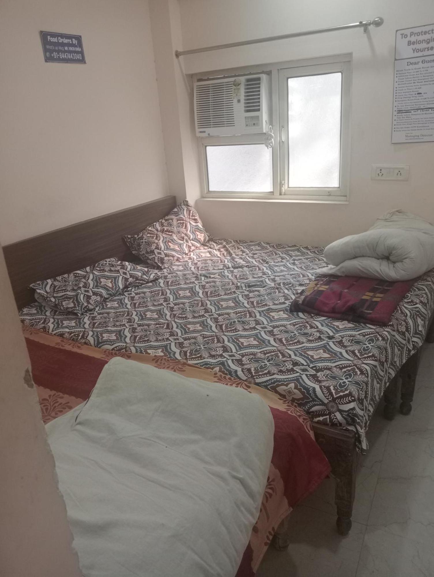 Ever Green Guest House Travel & Pg New Delhi Bagian luar foto