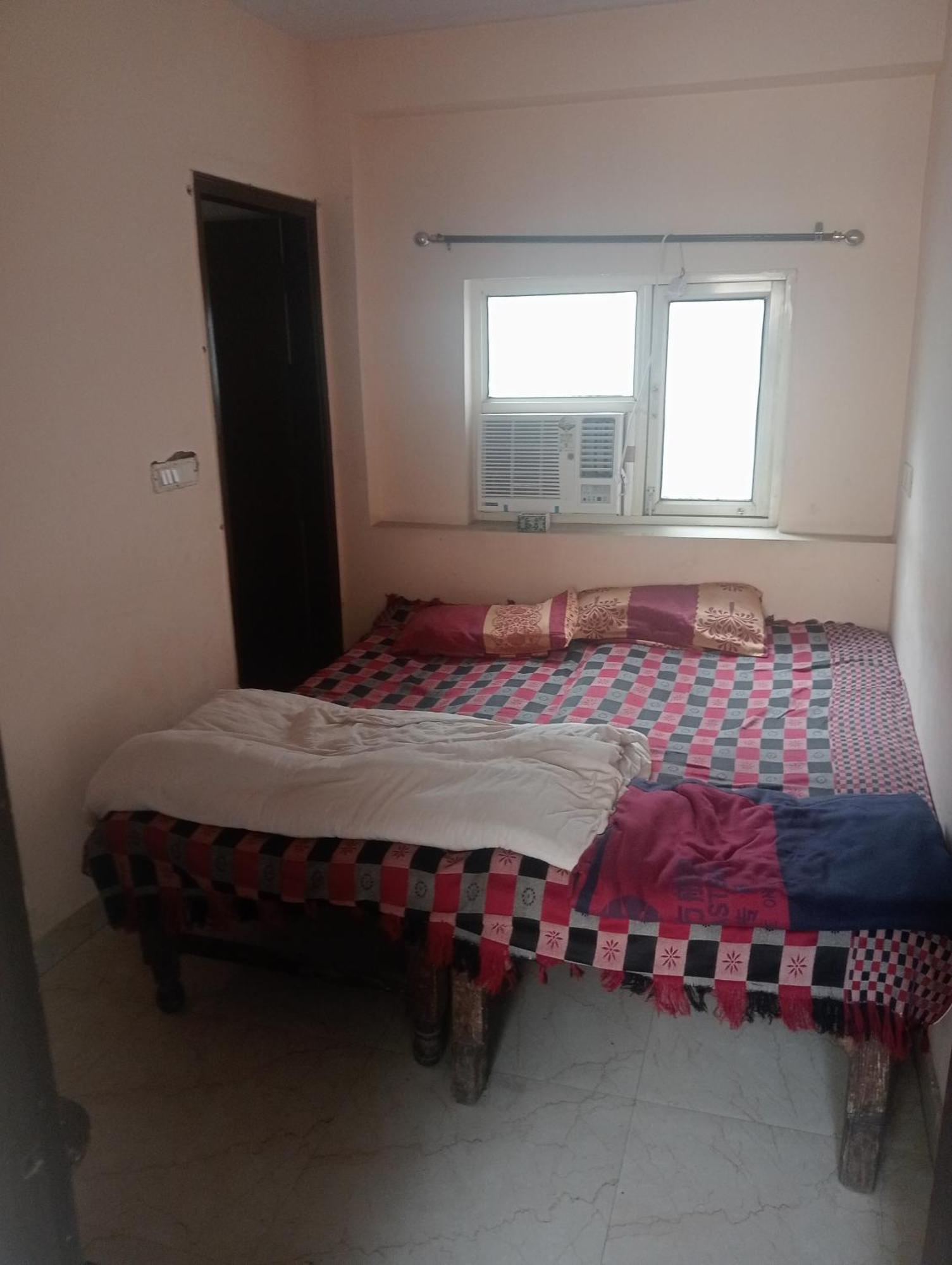 Ever Green Guest House Travel & Pg New Delhi Bagian luar foto